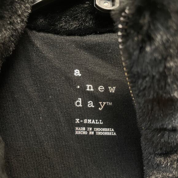 A New Day Women's Faux Fur Long Sleeve Zip Up Jacket Black Size XS - Picture 2 of 4